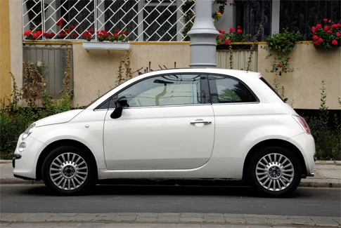 fiat 500 weißer Fiat 500 – Beispiel für Gebrauchtwagenankauf Geisenfeld